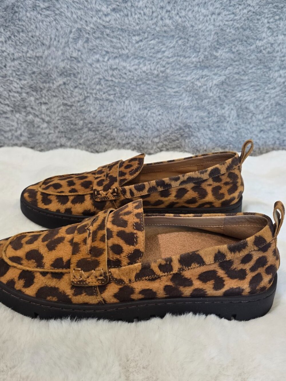 Vionic Uptown Loafer Tan Leopard Suede Women's Sizes NEW Mature Comfort - Picture 2 of 16